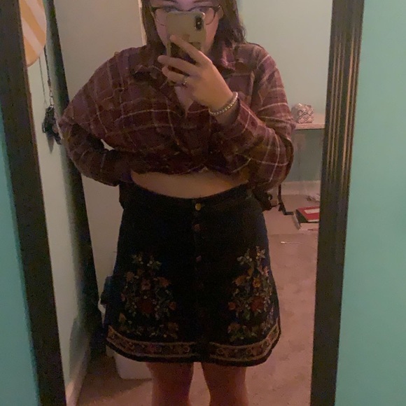 SOLD Francesca’s Embroidered Jean Skirt - Picture 8 of 9